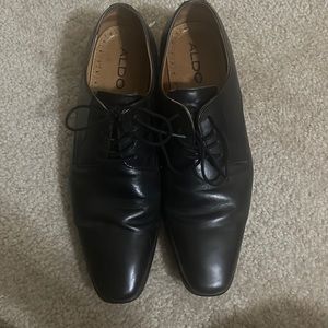 Black dress shoes